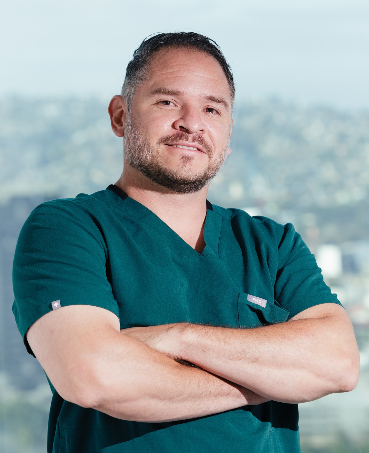 Dr. Francisco Javier Cisneros Oliva &mdash; Especialista en Hernia de Disco Cervical, Guadalajara